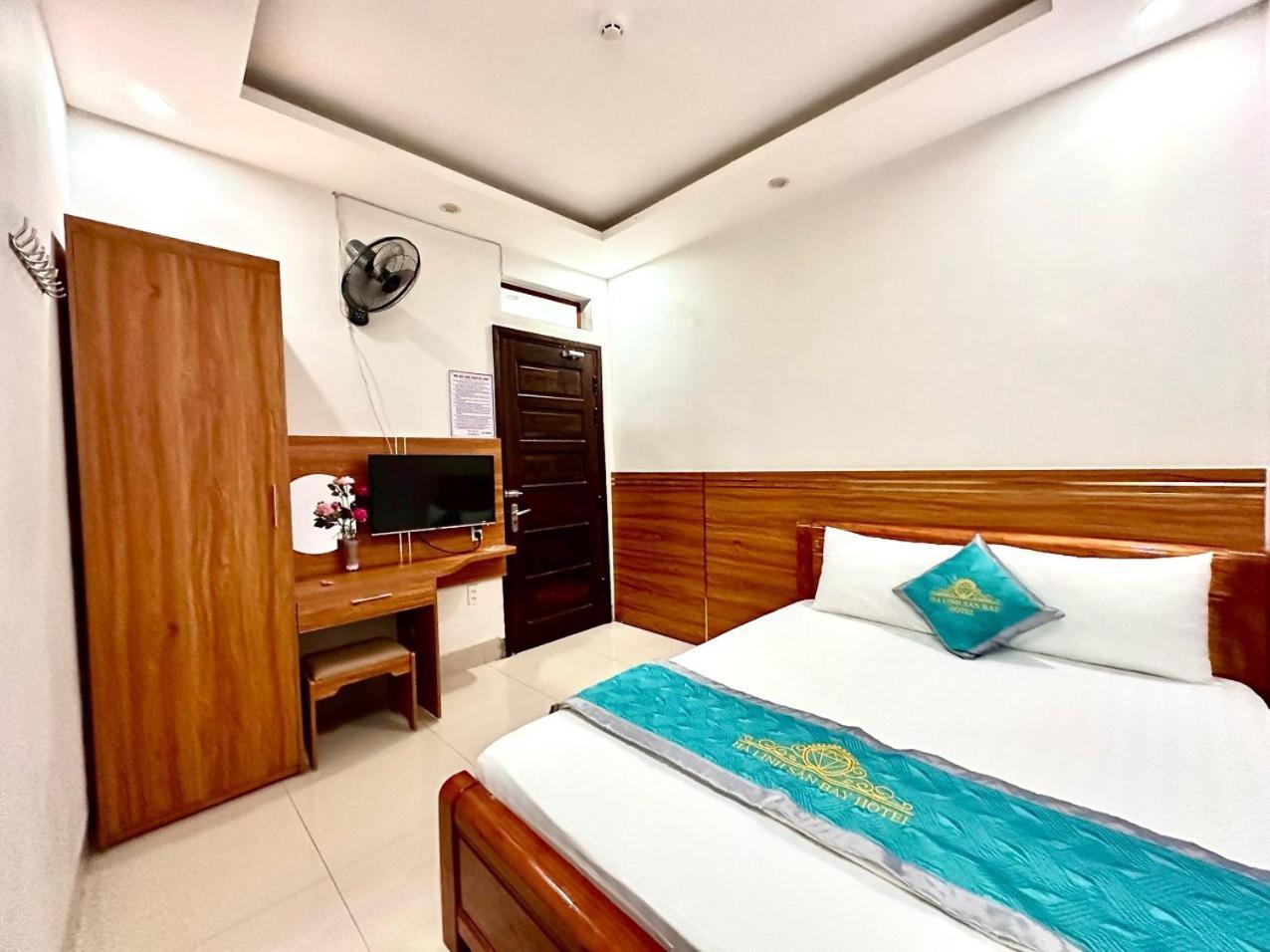 Ha Linh Hotel Db - By Bay Luxury Diện Biên Phủ Extérieur photo