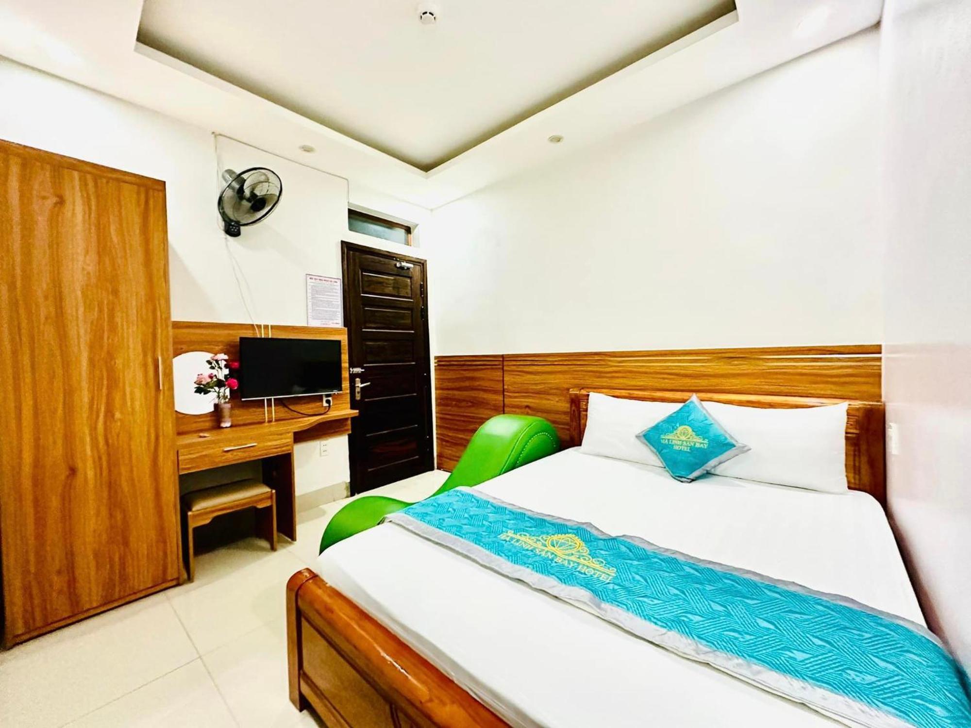 Ha Linh Hotel Db - By Bay Luxury Diện Biên Phủ Extérieur photo